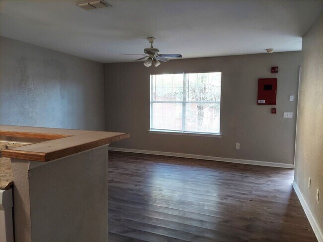 Foto del edificio - Spacious 3BR/3 Bath Townhome in Tallahassee
