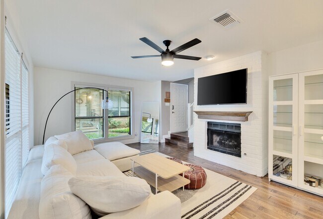 Foto del edificio - 11301 Jollyville Rd