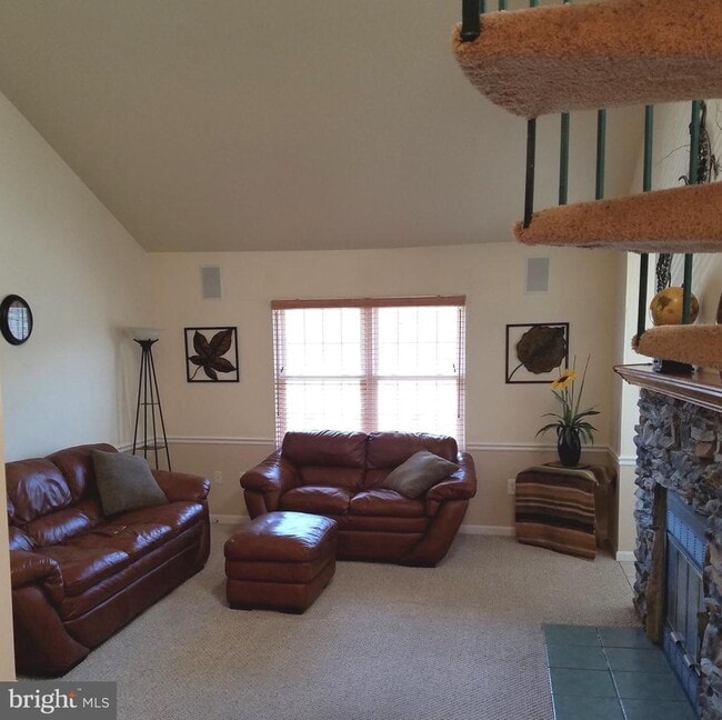 Foto del edificio - 12316 Wadsworth Way