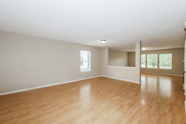 Foto del edificio - 6058 Amber Valley Ln