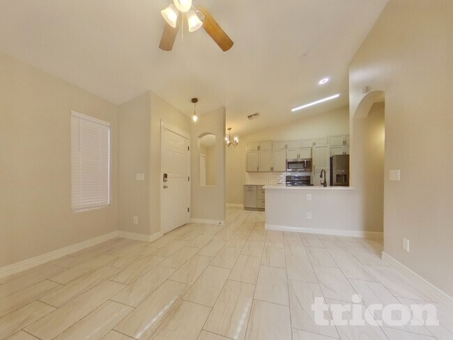 Foto del edificio - 16049 W Moreland St