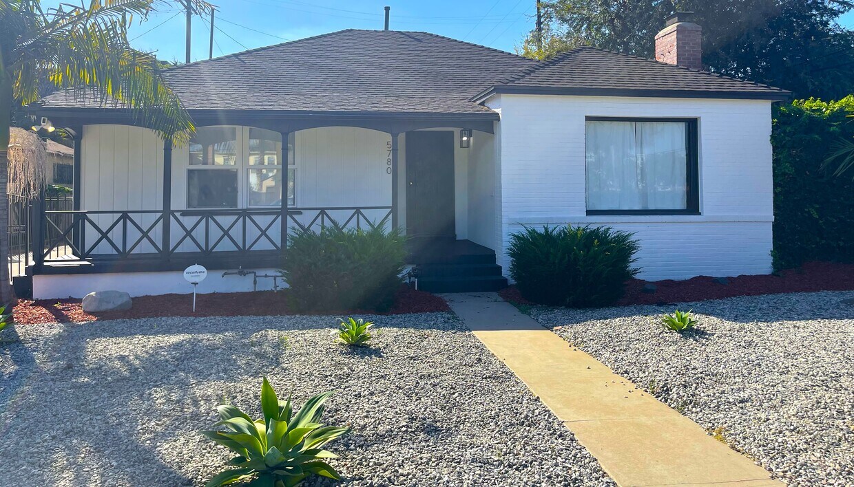 Foto principal - 5780 Bowesfield St