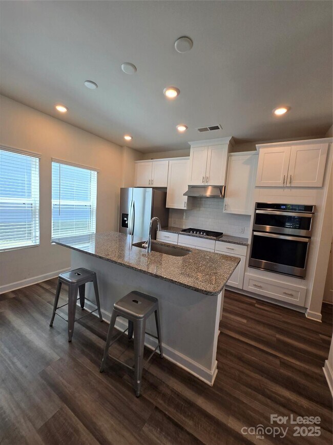 Building Photo - 433 Cranford Dr
