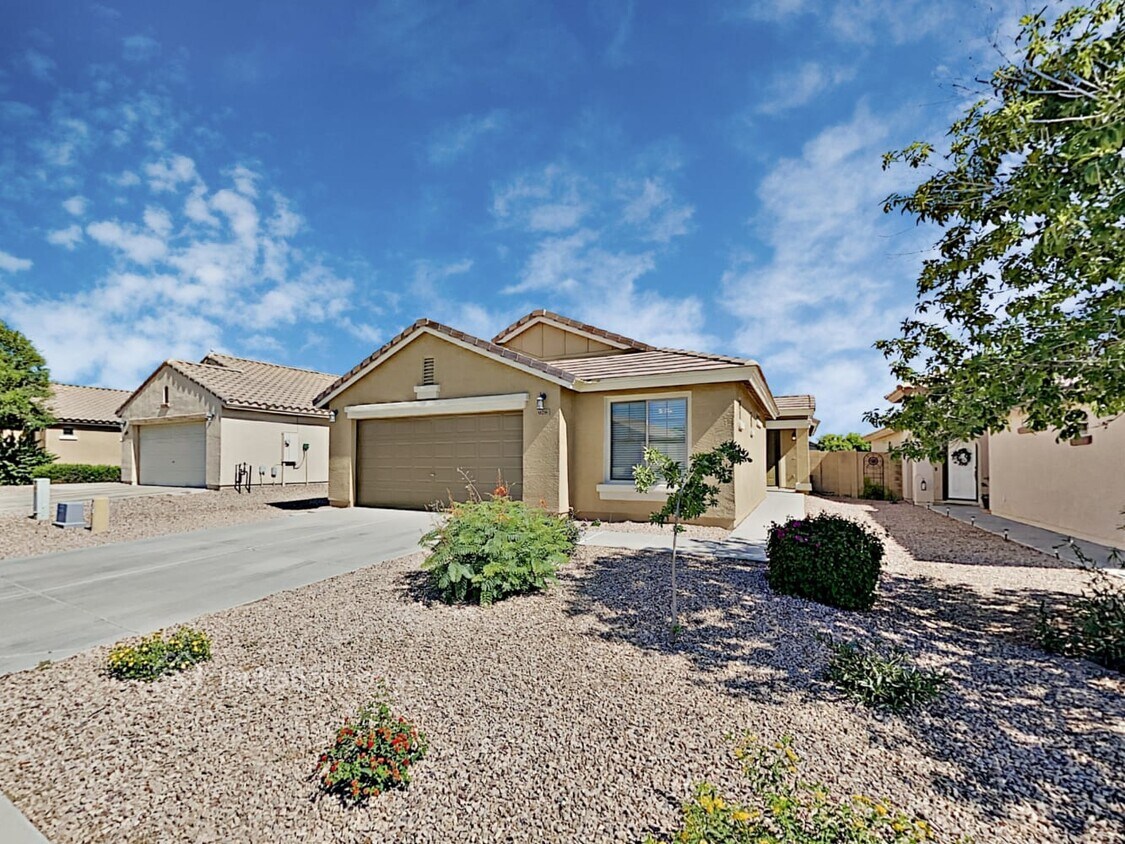 Primary Photo - 928 W Desert Canyon Dr