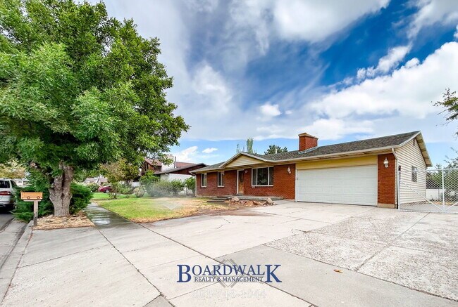 Building Photo - 2106 Western Charm Dr