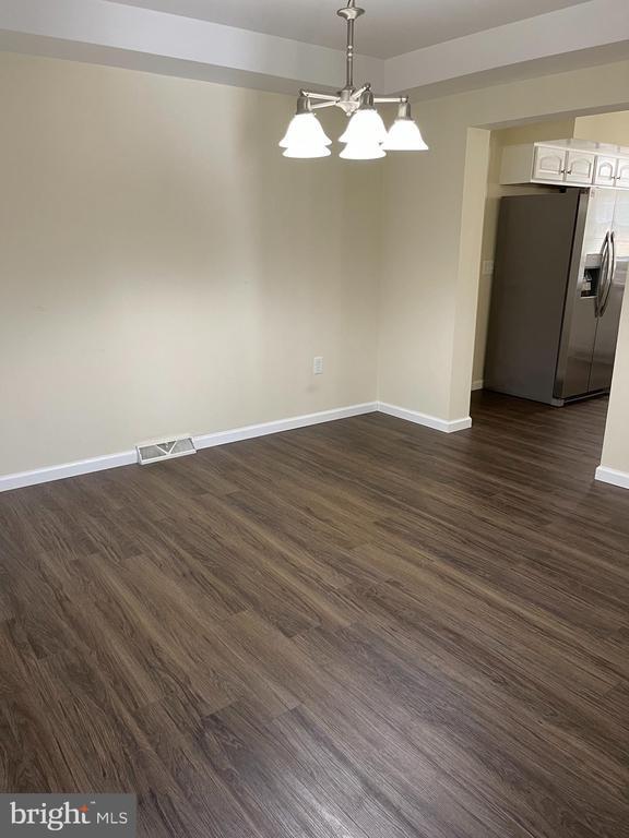 Foto del edificio - 8850 Grovers Turn Ln