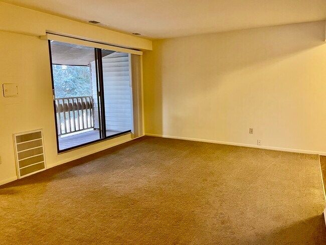 Sala de estar - 2178 Clark St