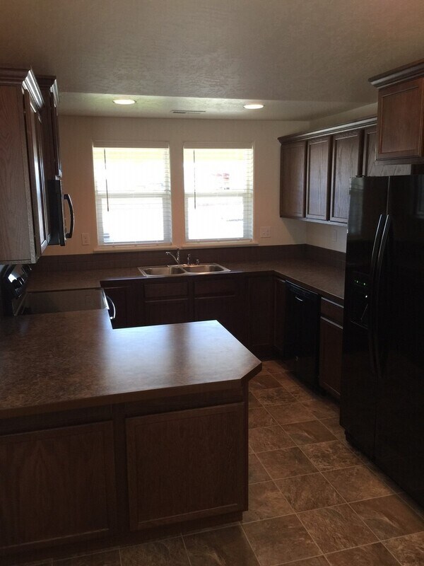 Foto del edificio - 9352 W 9th Pl