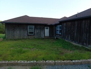 Building Photo - 201 W Justice Rd
