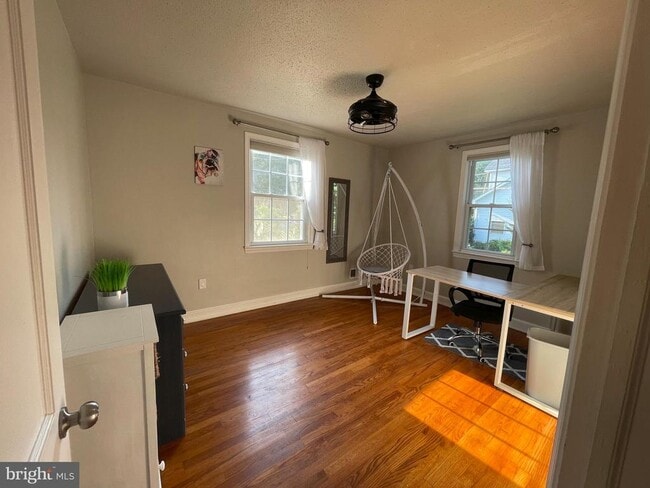 Building Photo - 3423 Ayers Dr