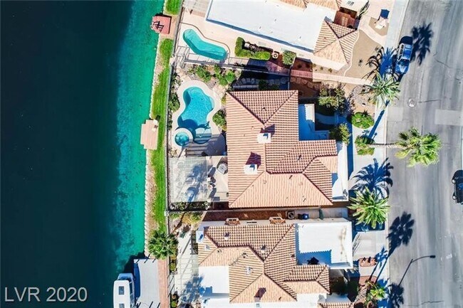 Foto del edificio - Vegas's Only Available Waterfront Rental ~ 4 Bedroom Desert Shores Lake Front Home