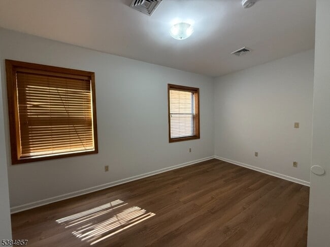 Foto del edificio - 115 Forest St