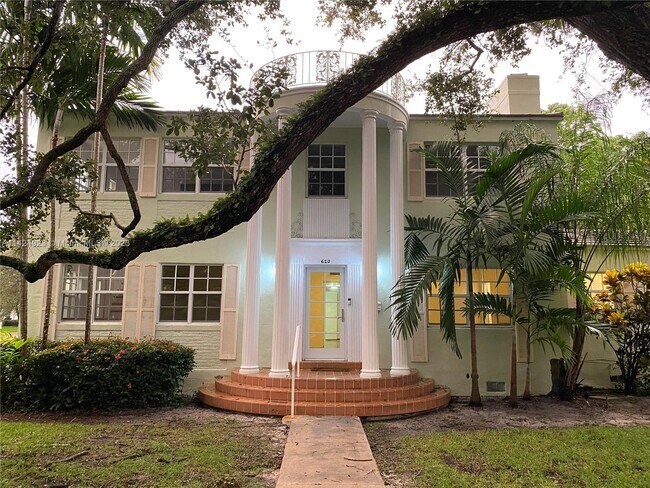 Foto del edificio - 620 Palmarito Ct