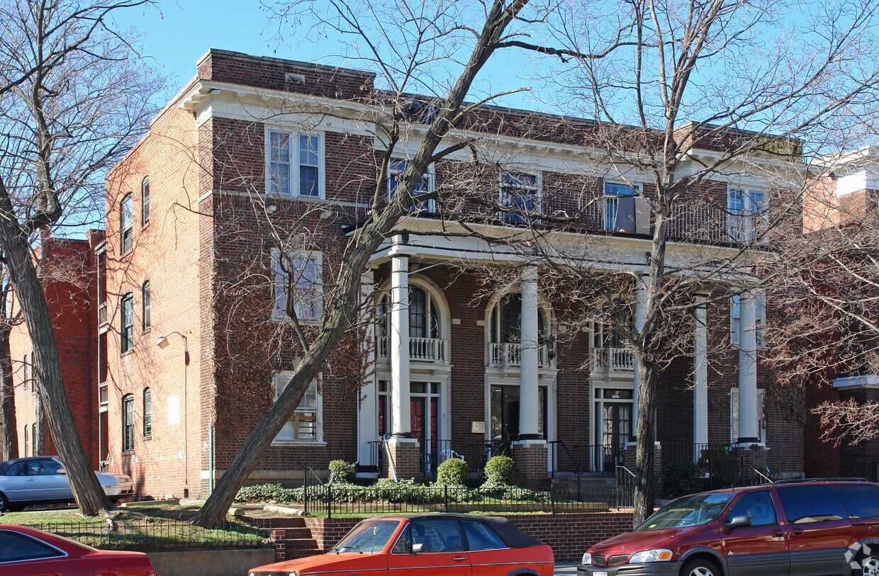 Primary Photo - 1107 W Grace St