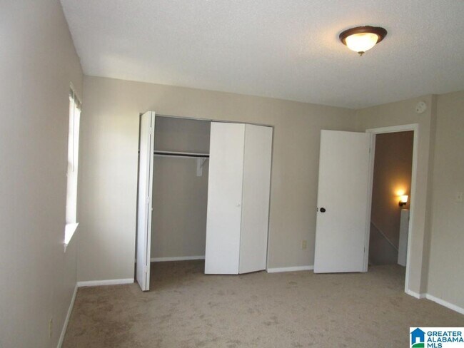 Foto del edificio - 2BR/1BA in Quiet Spring Lake Neighborhood
