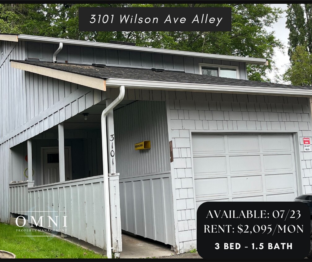 Foto principal - 3 Bedroom Home w/ Cozy Wood Burning Stove