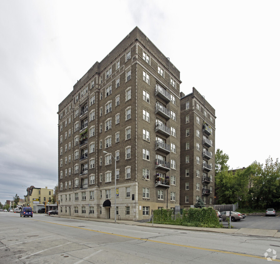 Primary Photo - The Blackstone Apartments