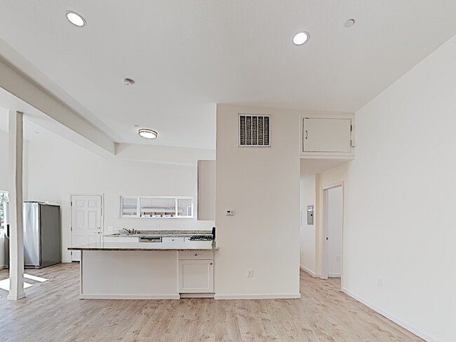 Foto del edificio - 2071 15th Ave