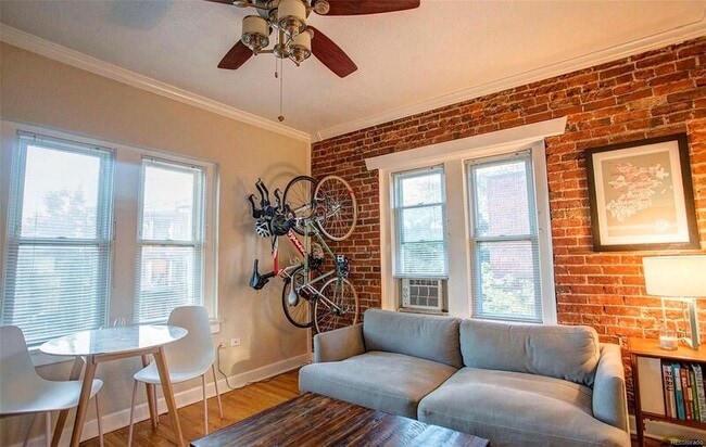 Foto del edificio - 1341 N Washington St