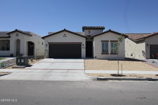 Building Photo - 13878 Paseo Central Ave