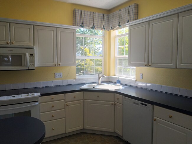 Building Photo - 12396 SW Canvasback Way