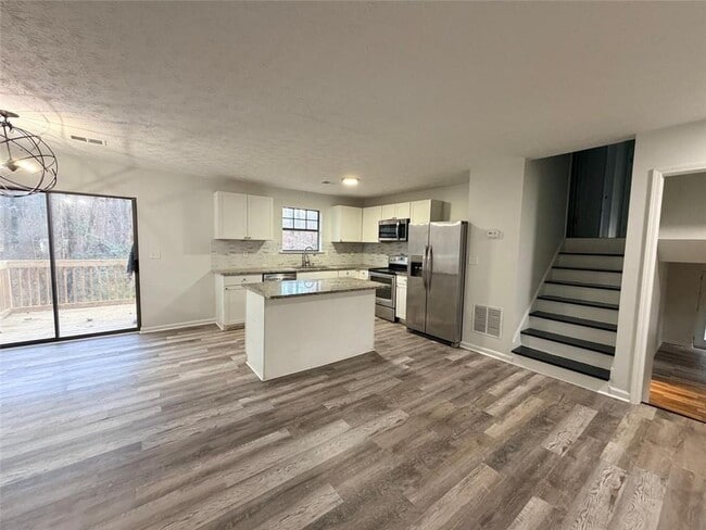 Foto del edificio - 1909 Suwanee Valley Rd NW