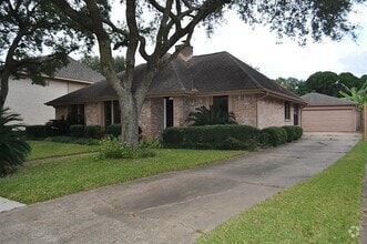 Building Photo - 3031 Green Fields Dr