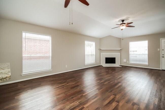 Foto del edificio - 7457 Parkland Manor Dr