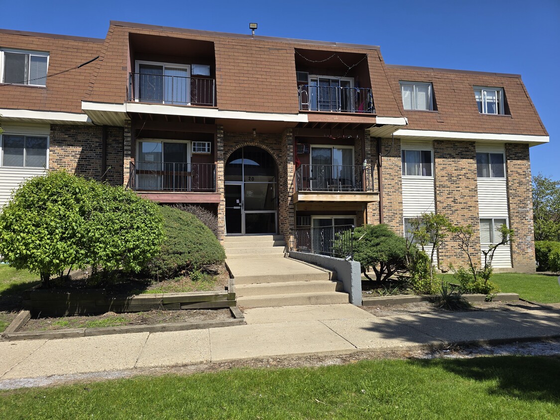 Primary Photo - 520 Hill Dr