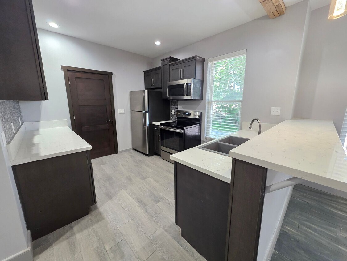 Foto principal - 920 2nd Ave S