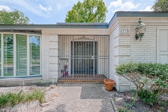 Building Photo - 5319 S Braeswood Blvd