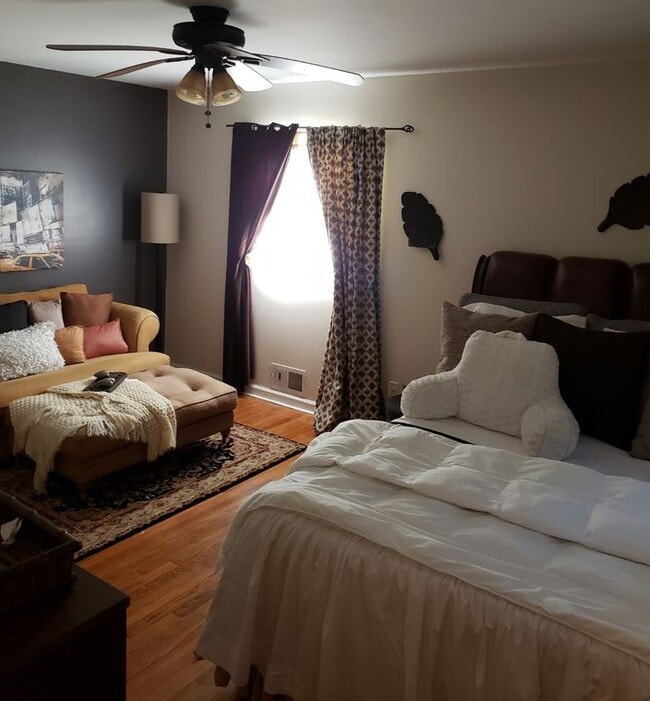 Foto del edificio - 4588 Hopewell Rd