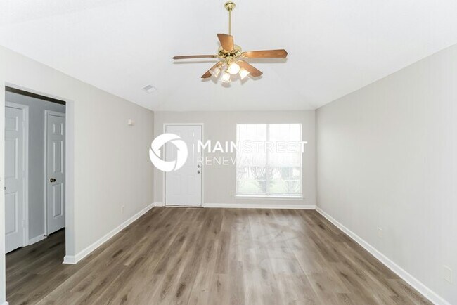 Building Photo - 3 Bedroom Pet-Friendly Home in Memphis, TN with Main Street Renewal