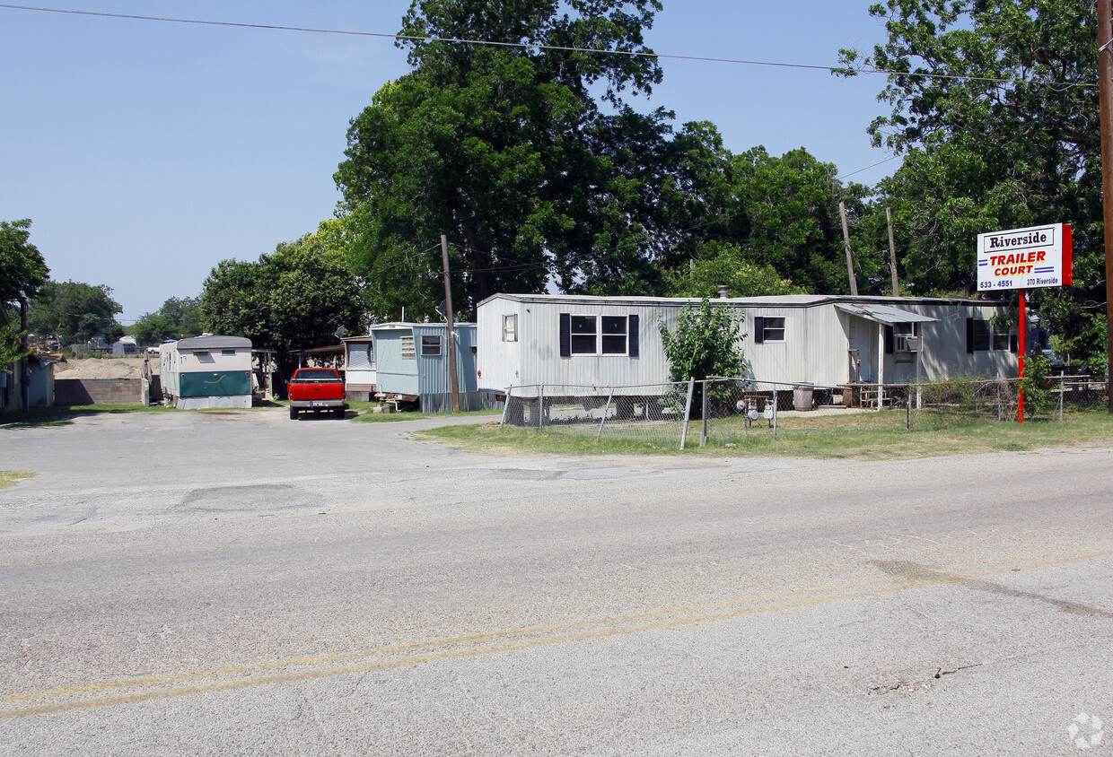 Primary Photo - Riverside Trailer Court