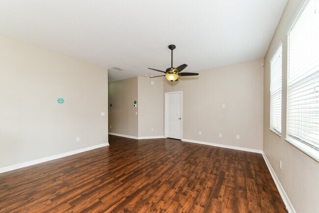 Foto del edificio - 901 Fern Leaf Dr