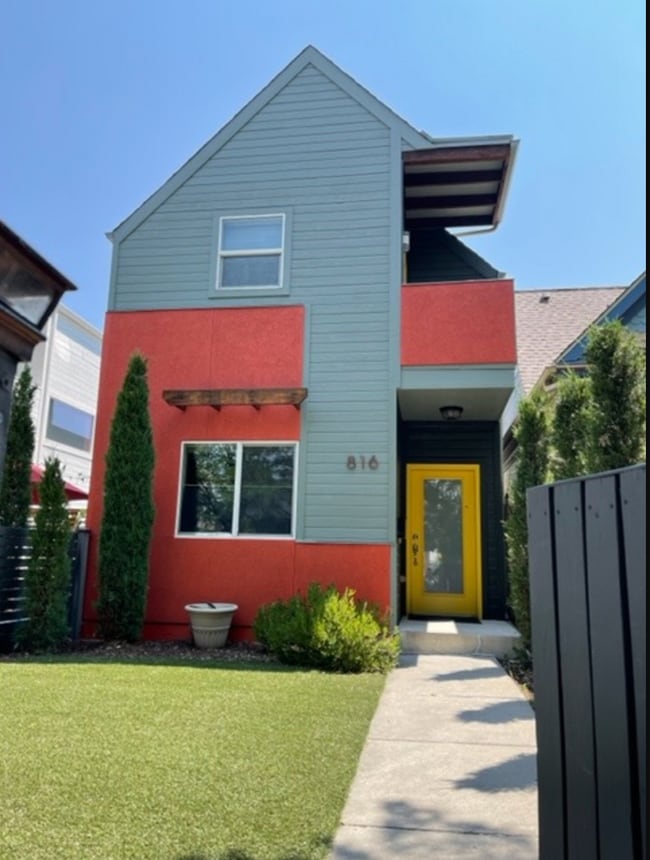 2 Bed/2 Bath Home Near Golden Triangle - 2 Bed/2 Bath Home Near Golden Triangle
