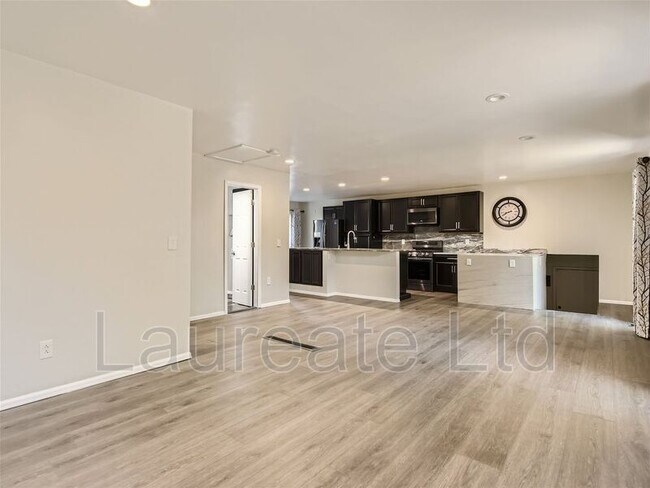 Building Photo - 2127 S Ivory St