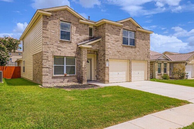 Foto del edificio - Stunning 4-bedroom/2.5-bathroom Home near ...
