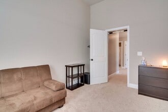 Building Photo - 260 Wentworth Pl