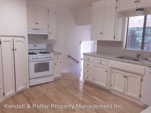 Building Photo - 955 Pinetree Ln