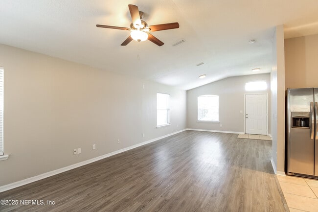 Building Photo - 12919 Chets Creek Dr N