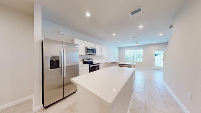 Foto del edificio - 14163 Crimson Ave