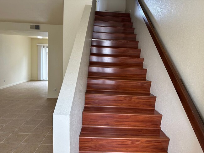 Building Photo - 2 Bedroom 1.5 Bath Townhome in Westminster