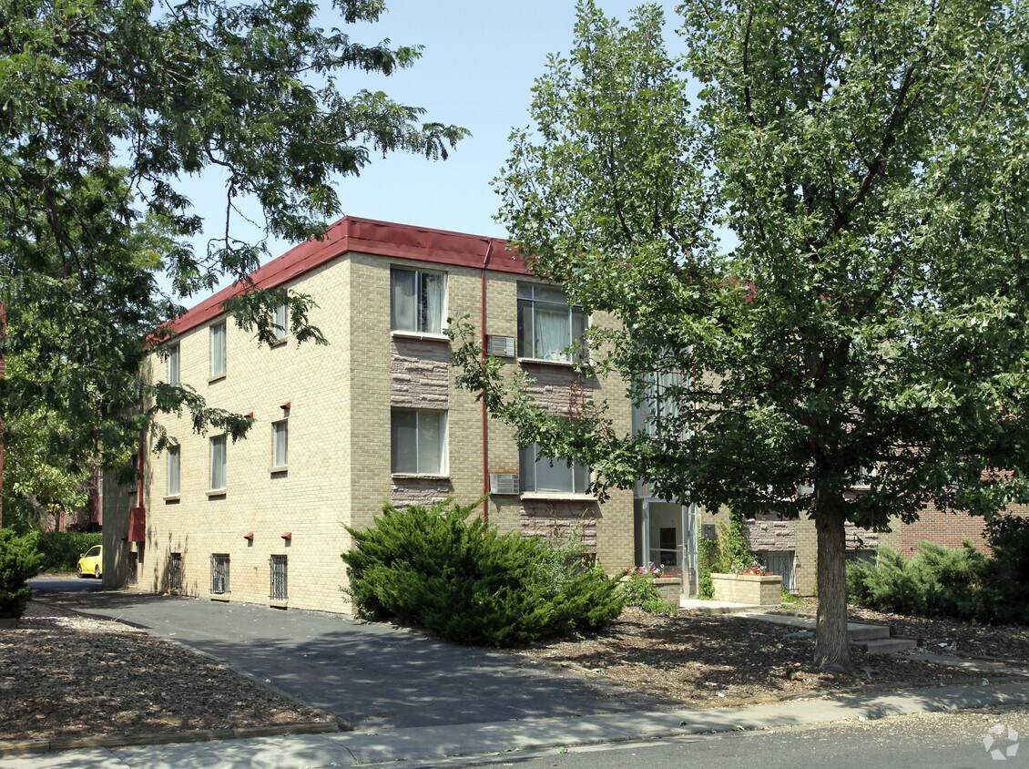 Primary Photo - 1333 Moline St