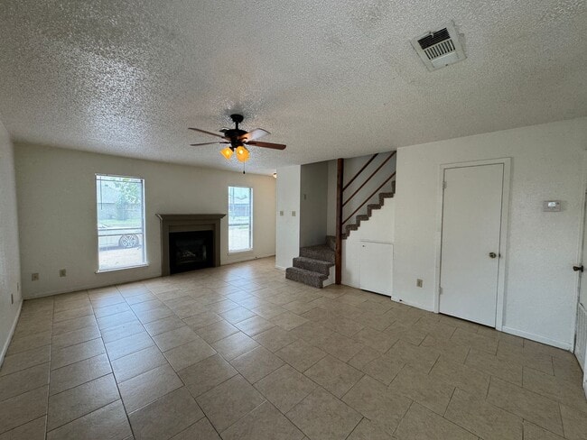 Building Photo - 2515 Bermuda Dr