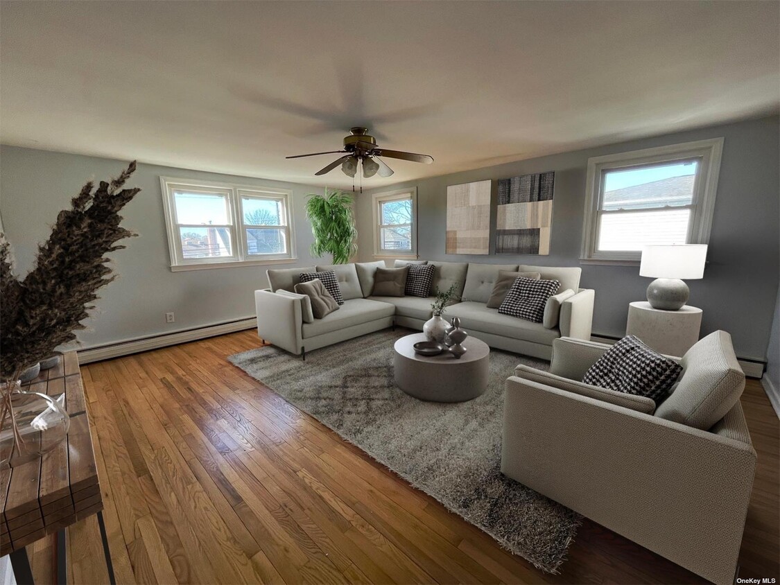 Primary Photo - 305 Litchfield Ave