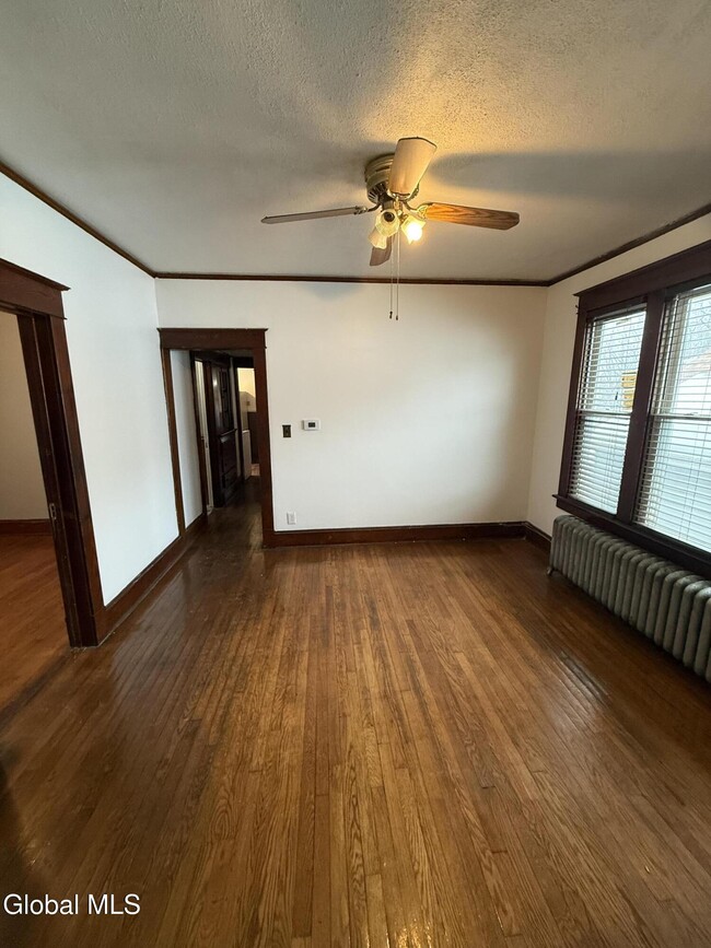 Building Photo - 23 Hampton St