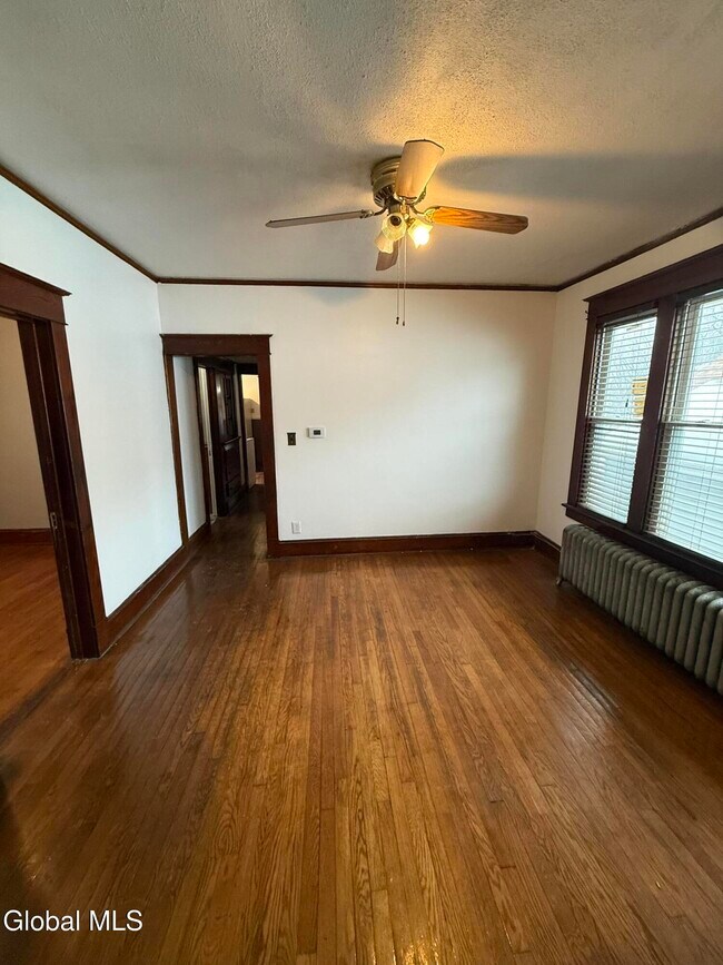 Foto del edificio - 23 Hampton St