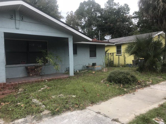 Foto del edificio - 1819 W 10th St