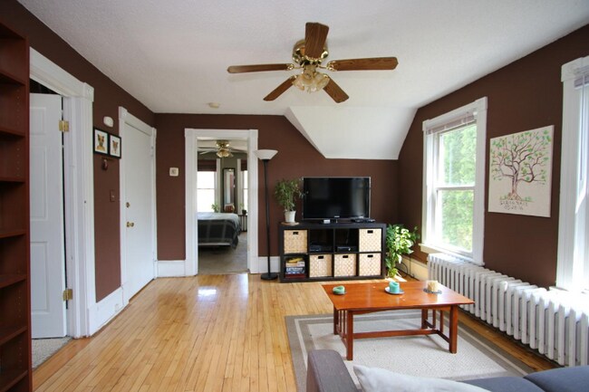 Foto del edificio - 3507 E 39th St